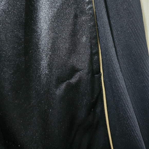 AND1 basketball shorts Size M - Picture 2 of 5